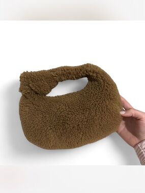 Brown faux fur teddy dumplings shoulder bag #fauxfur #shoulderbag